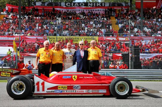 Jody Scheckter (RSA) with his 1979 Ferrari 312T4, his mechanics, and Piero Ferrari (ITA) Ferrari Vice-President.
08.09.2019. Formula 1 World Championship, Rd 14, Italian Grand Prix, Monza, Italy, Race Day.
- www.xpbimages.com, EMail: requests@xpbimages.com - copy of publication required for printed pictures. Every used picture is fee-liable. © Copyright: Batchelor / XPB Images