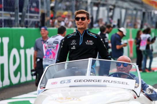 George Russell (GBR) Williams Racing on the drivers parade.
08.09.2019. Formula 1 World Championship, Rd 14, Italian Grand Prix, Monza, Italy, Race Day.
- www.xpbimages.com, EMail: requests@xpbimages.com - copy of publication required for printed pictures. Every used picture is fee-liable. © Copyright: Moy / XPB Images