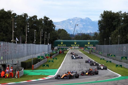 Carlos Sainz Jr (ESP) McLaren MCL34.
08.09.2019. Formula 1 World Championship, Rd 14, Italian Grand Prix, Monza, Italy, Race Day.
- www.xpbimages.com, EMail: requests@xpbimages.com - copy of publication required for printed pictures. Every used picture is fee-liable. © Copyright: Moy / XPB Images