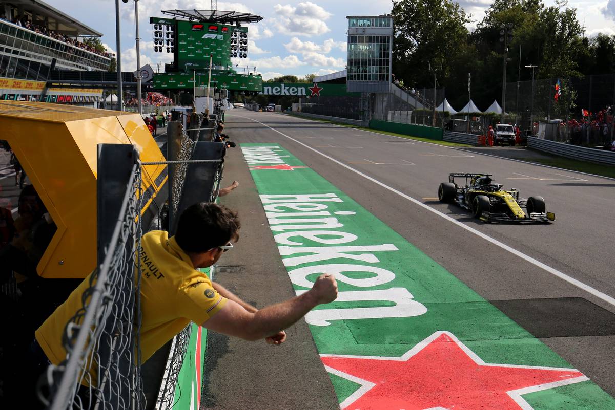 Daniel Ricciardo (AUS) crosses the line in fourth place at the end of the 2019 Italian Grand Prix.