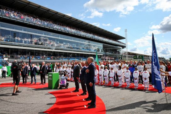 The grid observes the national anthem.
08.09.2019. Formula 1 World Championship, Rd 14, Italian Grand Prix, Monza, Italy, Race Day.
- www.xpbimages.com, EMail: requests@xpbimages.com - copy of publication required for printed pictures. Every used picture is fee-liable. © Copyright: Batchelor / XPB Images