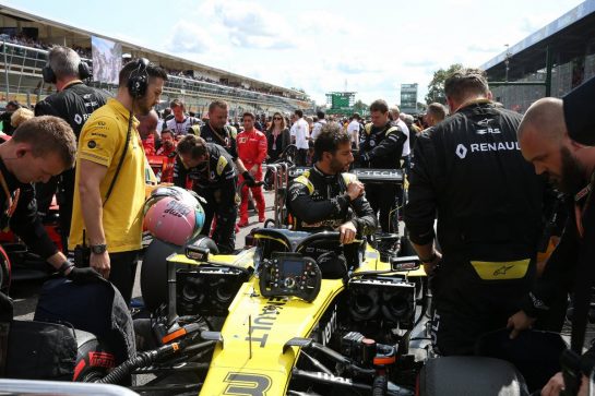 Daniel Ricciardo (AUS) Renault Sport F1 Team RS19.
08.09.2019. Formula 1 World Championship, Rd 14, Italian Grand Prix, Monza, Italy, Race Day.
- www.xpbimages.com, EMail: requests@xpbimages.com - copy of publication required for printed pictures. Every used picture is fee-liable. © Copyright: Batchelor / XPB Images