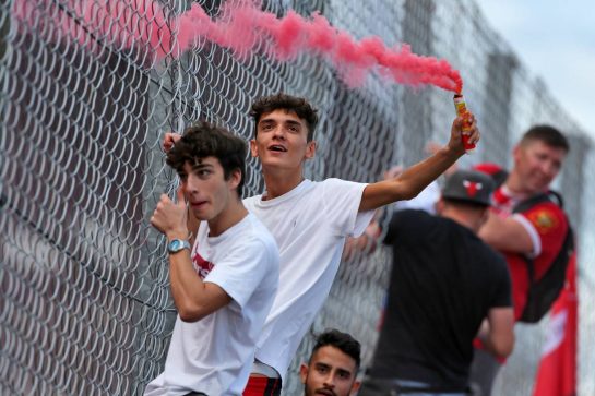 Fans at the podium.
08.09.2019. Formula 1 World Championship, Rd 14, Italian Grand Prix, Monza, Italy, Race Day.
- www.xpbimages.com, EMail: requests@xpbimages.com - copy of publication required for printed pictures. Every used picture is fee-liable. © Copyright: Moy / XPB Images