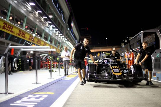Haas F1 Team
19.09.2019. Formula 1 World Championship, Rd 15, Singapore Grand Prix, Marina Bay Street Circuit, Singapore, Preparation Day.
- www.xpbimages.com, EMail: requests@xpbimages.com - copy of publication required for printed pictures. Every used picture is fee-liable. © Copyright: Charniaux / XPB Images