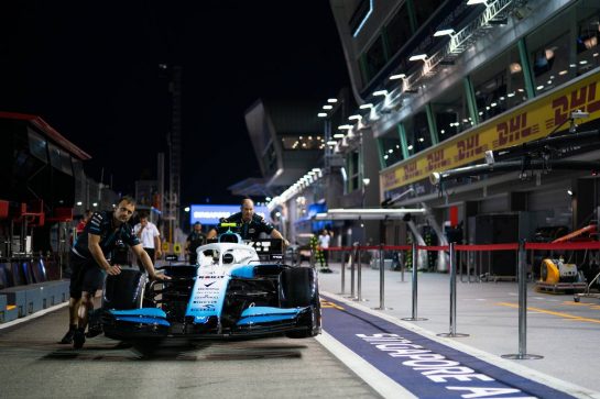Williams Racing FW42 of Robert Kubica (POL) Williams Racing.
19.09.2019. Formula 1 World Championship, Rd 15, Singapore Grand Prix, Marina Bay Street Circuit, Singapore, Preparation Day.
- www.xpbimages.com, EMail: requests@xpbimages.com - copy of publication required for printed pictures. Every used picture is fee-liable. © Copyright: Dungan / XPB Images