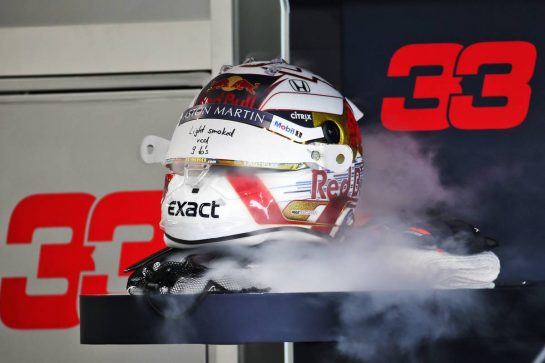 The helmet of Max Verstappen (NLD) Red Bull Racing.
20.09.2019. Formula 1 World Championship, Rd 15, Singapore Grand Prix, Marina Bay Street Circuit, Singapore, Practice Day.
- www.xpbimages.com, EMail: requests@xpbimages.com - copy of publication required for printed pictures. Every used picture is fee-liable. © Copyright: Batchelor / XPB Images