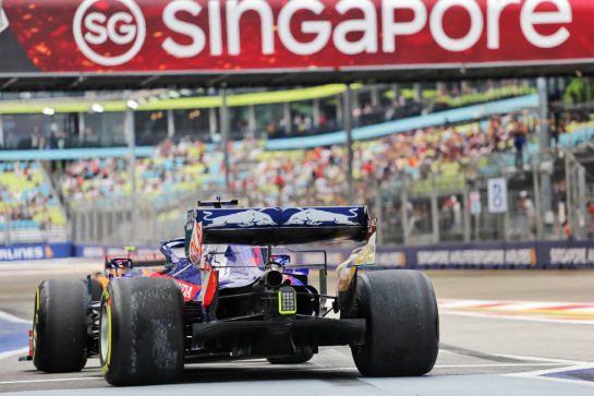 Daniil Kvyat (RUS) Scuderia Toro Rosso STR14.
20.09.2019. Formula 1 World Championship, Rd 15, Singapore Grand Prix, Marina Bay Street Circuit, Singapore, Practice Day.
- www.xpbimages.com, EMail: requests@xpbimages.com - copy of publication required for printed pictures. Every used picture is fee-liable. © Copyright: Bearne / XPB Images