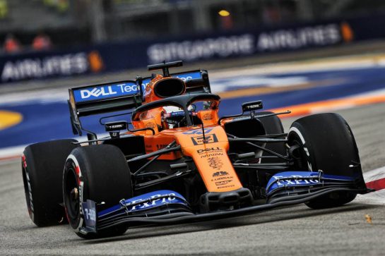Carlos Sainz Jr (ESP) McLaren MCL34.
20.09.2019. Formula 1 World Championship, Rd 15, Singapore Grand Prix, Marina Bay Street Circuit, Singapore, Practice Day.
- www.xpbimages.com, EMail: requests@xpbimages.com - copy of publication required for printed pictures. Every used picture is fee-liable. © Copyright: Moy / XPB Images