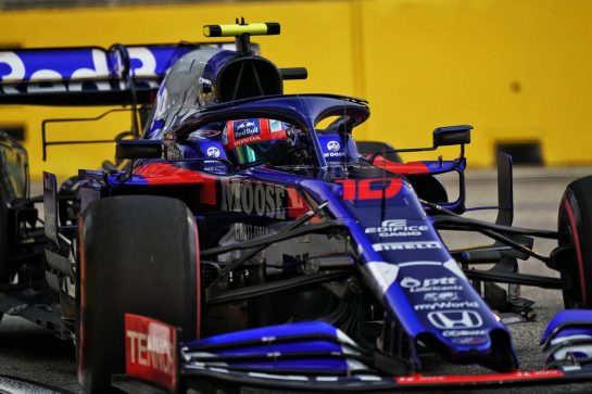 Pierre Gasly (FRA) Scuderia Toro Rosso STR14.
20.09.2019. Formula 1 World Championship, Rd 15, Singapore Grand Prix, Marina Bay Street Circuit, Singapore, Practice Day.
- www.xpbimages.com, EMail: requests@xpbimages.com - copy of publication required for printed pictures. Every used picture is fee-liable. © Copyright: Dungan / XPB Images