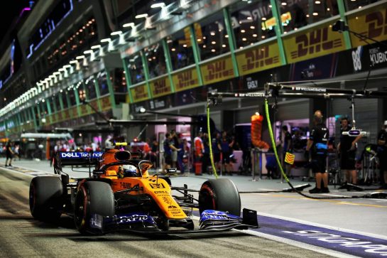 Lando Norris (GBR) McLaren MCL34.
20.09.2019. Formula 1 World Championship, Rd 15, Singapore Grand Prix, Marina Bay Street Circuit, Singapore, Practice Day.
- www.xpbimages.com, EMail: requests@xpbimages.com - copy of publication required for printed pictures. Every used picture is fee-liable. © Copyright: Batchelor / XPB Images