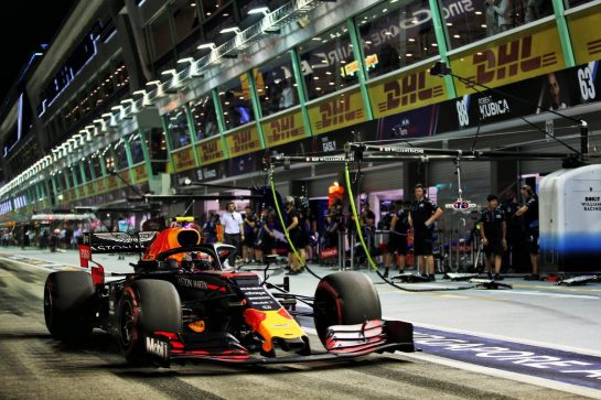 Alexander Albon (THA) Red Bull Racing RB15.
20.09.2019. Formula 1 World Championship, Rd 15, Singapore Grand Prix, Marina Bay Street Circuit, Singapore, Practice Day.
- www.xpbimages.com, EMail: requests@xpbimages.com - copy of publication required for printed pictures. Every used picture is fee-liable. © Copyright: Batchelor / XPB Images