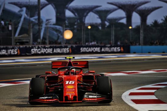 Charles Leclerc (MON) Ferrari SF90.
21.09.2019. Formula 1 World Championship, Rd 15, Singapore Grand Prix, Marina Bay Street Circuit, Singapore, Qualifying Day.
- www.xpbimages.com, EMail: requests@xpbimages.com - copy of publication required for printed pictures. Every used picture is fee-liable. © Copyright: Batchelor / XPB Images