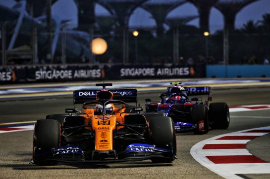 Carlos Sainz Jr (ESP) McLaren MCL34.
21.09.2019. Formula 1 World Championship, Rd 15, Singapore Grand Prix, Marina Bay Street Circuit, Singapore, Qualifying Day.
- www.xpbimages.com, EMail: requests@xpbimages.com - copy of publication required for printed pictures. Every used picture is fee-liable. © Copyright: Batchelor / XPB Images