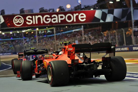 Charles Leclerc (MON) Ferrari SF90.
21.09.2019. Formula 1 World Championship, Rd 15, Singapore Grand Prix, Marina Bay Street Circuit, Singapore, Qualifying Day.
- www.xpbimages.com, EMail: requests@xpbimages.com - copy of publication required for printed pictures. Every used picture is fee-liable. © Copyright: Photo4 / XPB Images