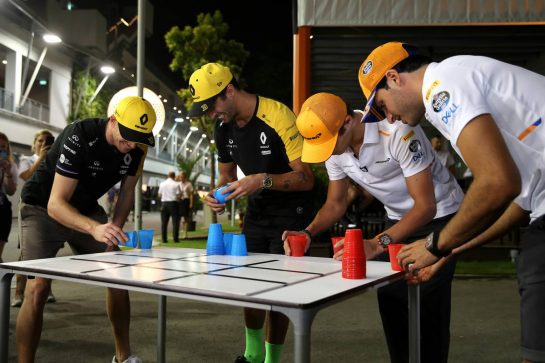 (L to R): Nico Hulkenberg (GER) Renault F1 Team; Daniel Ricciardo (AUS) Renault F1 Team; Carlos Sainz Jr (ESP) McLaren; Lando Norris (GBR) McLaren.
21.09.2019. Formula 1 World Championship, Rd 15, Singapore Grand Prix, Marina Bay Street Circuit, Singapore, Qualifying Day.
- www.xpbimages.com, EMail: requests@xpbimages.com - copy of publication required for printed pictures. Every used picture is fee-liable. © Copyright: Batchelor / XPB Images