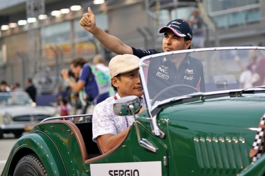 Sergio Perez (MEX) Racing Point F1 Team on the drivers parade.
22.09.2019. Formula 1 World Championship, Rd 15, Singapore Grand Prix, Marina Bay Street Circuit, Singapore, Race Day.
- www.xpbimages.com, EMail: requests@xpbimages.com - copy of publication required for printed pictures. Every used picture is fee-liable. © Copyright: Dungan / XPB Images