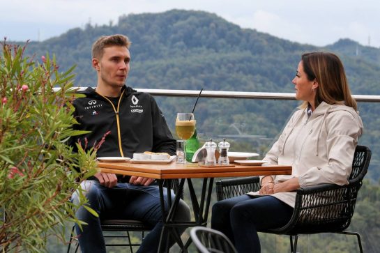 (L to R): Sergey Sirotkin (RUS) Renault F1 Team Reserve Driver with Natalie Pinkham (GBR) Sky Sports Presenter - Skypark.
26.09.2019. Formula 1 World Championship, Rd 16, Russian Grand Prix, Sochi Autodrom, Sochi, Russia, Preparation Day.
- www.xpbimages.com, EMail: requests@xpbimages.com - copy of publication required for printed pictures. Every used picture is fee-liable. © Copyright: Moy / XPB Images