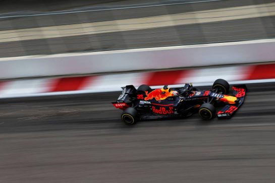 Max Verstappen (NLD) Red Bull Racing RB15.
28.09.2019. Formula 1 World Championship, Rd 16, Russian Grand Prix, Sochi Autodrom, Sochi, Russia, Qualifying Day.
 - www.xpbimages.com, EMail: requests@xpbimages.com - copy of publication required for printed pictures. Every used picture is fee-liable. © Copyright: Filipe / XPB Images