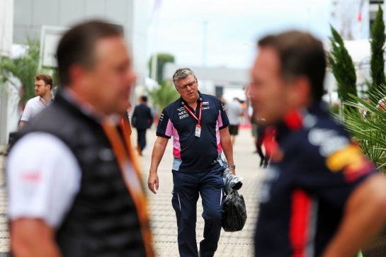 Otmar Szafnauer (USA) Racing Point F1 Team Principal and CEO.
28.09.2019. Formula 1 World Championship, Rd 16, Russian Grand Prix, Sochi Autodrom, Sochi, Russia, Qualifying Day.
- www.xpbimages.com, EMail: requests@xpbimages.com - copy of publication required for printed pictures. Every used picture is fee-liable. © Copyright: Moy / XPB Images