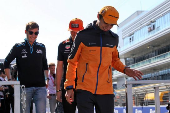 Lando Norris (GBR) McLaren on the drivers parade.
29.09.2019. Formula 1 World Championship, Rd 16, Russian Grand Prix, Sochi Autodrom, Sochi, Russia, Race Day.
- www.xpbimages.com, EMail: requests@xpbimages.com - copy of publication required for printed pictures. Every used picture is fee-liable. © Copyright: Batchelor / XPB Images