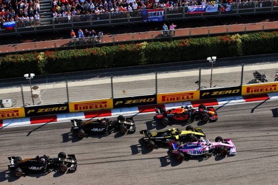Max Verstappen (NLD) Red Bull Racing RB15, Nico Hulkenberg (GER) Renault F1 Team RS19, and Sergio Perez (MEX) Racing Point F1 Team RP19 at the start of the race.
29.09.2019. Formula 1 World Championship, Rd 16, Russian Grand Prix, Sochi Autodrom, Sochi, Russia, Race Day.
- www.xpbimages.com, EMail: requests@xpbimages.com - copy of publication required for printed pictures. Every used picture is fee-liable. © Copyright: Filipe / XPB Images