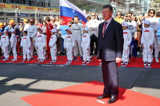 Dmitry Kozak (RUS) Russian Deputy Prime Minister as the grid observes the national anthem.
29.09.2019. Formula 1 World Championship, Rd 16, Russian Grand Prix, Sochi Autodrom, Sochi, Russia, Race Day.
- www.xpbimages.com, EMail: requests@xpbimages.com - copy of publication required for printed pictures. Every used picture is fee-liable. © Copyright: Batchelor / XPB Images