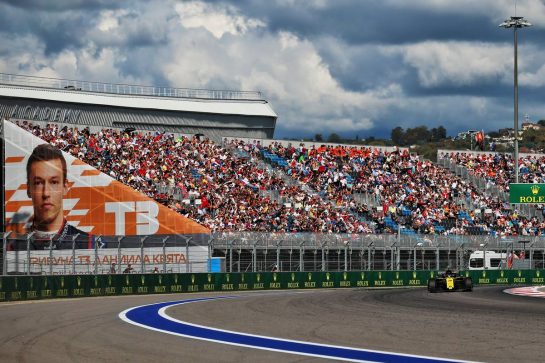 Daniel Ricciardo (AUS) Renault F1 Team RS19.
29.09.2019. Formula 1 World Championship, Rd 16, Russian Grand Prix, Sochi Autodrom, Sochi, Russia, Race Day.
- www.xpbimages.com, EMail: requests@xpbimages.com - copy of publication required for printed pictures. Every used picture is fee-liable. © Copyright: Filipe / XPB Images