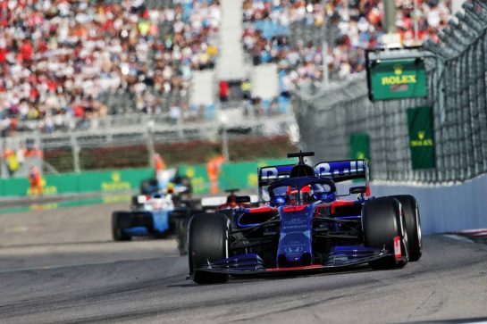Daniil Kvyat (RUS) Scuderia Toro Rosso STR14.
29.09.2019. Formula 1 World Championship, Rd 16, Russian Grand Prix, Sochi Autodrom, Sochi, Russia, Race Day.
- www.xpbimages.com, EMail: requests@xpbimages.com - copy of publication required for printed pictures. Every used picture is fee-liable. © Copyright: Bearne / XPB Images