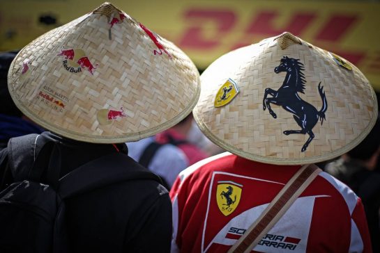 Scuderia Ferrari  fans
10.10.2019. Formula 1 World Championship, Rd 17, Japanese Grand Prix, Suzuka, Japan, Preparation Day.
- www.xpbimages.com, EMail: requests@xpbimages.com - copy of publication required for printed pictures. Every used picture is fee-liable. © Copyright: Charniaux / XPB Images