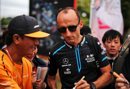 Robert Kubica (POL) Williams Racing signs autographs for the fans.
10.10.2019. Formula 1 World Championship, Rd 17, Japanese Grand Prix, Suzuka, Japan, Preparation Day.
- www.xpbimages.com, EMail: requests@xpbimages.com - copy of publication required for printed pictures. Every used picture is fee-liable. © Copyright: Filipe / XPB Images