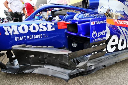 Scuderia Toro Rosso STR14 sidepod detail.
10.10.2019. Formula 1 World Championship, Rd 17, Japanese Grand Prix, Suzuka, Japan, Preparation Day.
- www.xpbimages.com, EMail: requests@xpbimages.com - copy of publication required for printed pictures. Every used picture is fee-liable. © Copyright: Batchelor / XPB Images