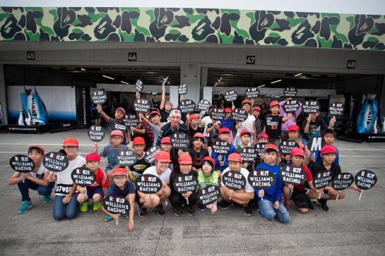 Circuit atmosphere - young Williams Racing fans.
10.10.2019. Formula 1 World Championship, Rd 17, Japanese Grand Prix, Suzuka, Japan, Preparation Day.
- www.xpbimages.com, EMail: requests@xpbimages.com - copy of publication required for printed pictures. Every used picture is fee-liable. © Copyright: Bearne / XPB Images