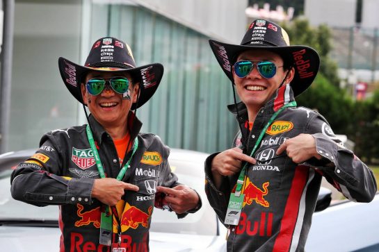 Red Bull Racing fans.
10.10.2019. Formula 1 World Championship, Rd 17, Japanese Grand Prix, Suzuka, Japan, Preparation Day.
- www.xpbimages.com, EMail: requests@xpbimages.com - copy of publication required for printed pictures. Every used picture is fee-liable. © Copyright: Moy / XPB Images