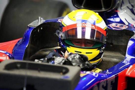 Naoki Yamamoto (JPN) Scuderia Toro Rosso STR14.
10.10.2019. Formula 1 World Championship, Rd 17, Japanese Grand Prix, Suzuka, Japan, Preparation Day.
- www.xpbimages.com, EMail: requests@xpbimages.com - copy of publication required for printed pictures. Every used picture is fee-liable. © Copyright: Batchelor / XPB Images