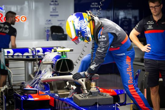 Naoki Yamamoto (JPN) Scuderia Toro Rosso STR14.
10.10.2019. Formula 1 World Championship, Rd 17, Japanese Grand Prix, Suzuka, Japan, Preparation Day.
- www.xpbimages.com, EMail: requests@xpbimages.com - copy of publication required for printed pictures. Every used picture is fee-liable. © Copyright: Bearne / XPB Images