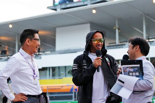 Lewis Hamilton (GBR) Mercedes AMG F1.
10.10.2019. Formula 1 World Championship, Rd 17, Japanese Grand Prix, Suzuka, Japan, Preparation Day.
- www.xpbimages.com, EMail: requests@xpbimages.com - copy of publication required for printed pictures. Every used picture is fee-liable. © Copyright: Bearne / XPB Images