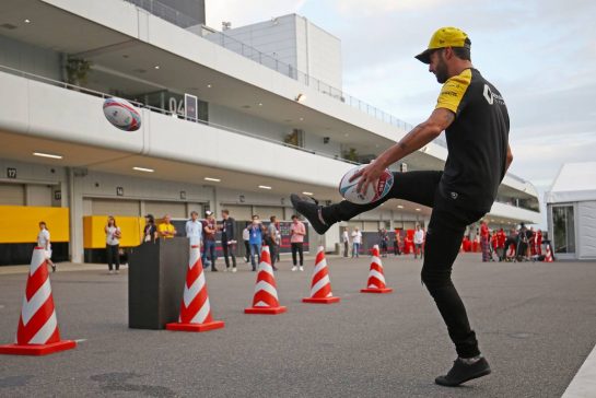 Daniel Ricciardo (AUS), Renault F1 Team 
10.10.2019. Formula 1 World Championship, Rd 17, Japanese Grand Prix, Suzuka, Japan, Preparation Day.
- www.xpbimages.com, EMail: requests@xpbimages.com - copy of publication required for printed pictures. Every used picture is fee-liable. © Copyright: Charniaux / XPB Images