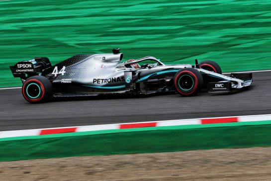 Lewis Hamilton (GBR) Mercedes AMG F1 W10.
11.10.2019. Formula 1 World Championship, Rd 17, Japanese Grand Prix, Suzuka, Japan, Practice Day.
- www.xpbimages.com, EMail: requests@xpbimages.com - copy of publication required for printed pictures. Every used picture is fee-liable. © Copyright: Moy / XPB Images