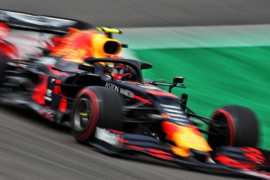 Alexander Albon (THA) Red Bull Racing RB15.
11.10.2019. Formula 1 World Championship, Rd 17, Japanese Grand Prix, Suzuka, Japan, Practice Day.
- www.xpbimages.com, EMail: requests@xpbimages.com - copy of publication required for printed pictures. Every used picture is fee-liable. © Copyright: Moy / XPB Images