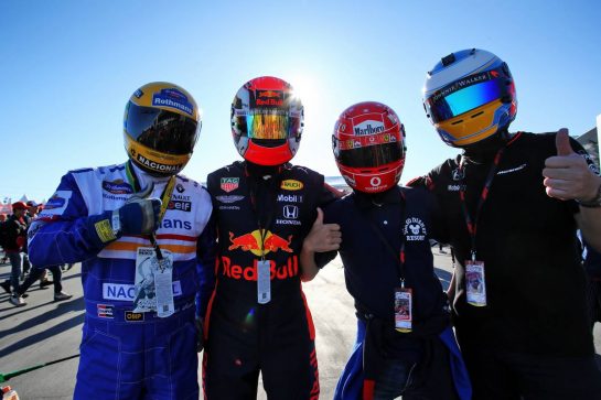 Circuit atmosphere - Fans in the Fan Zone.
13.10.2019. Formula 1 World Championship, Rd 17, Japanese Grand Prix, Suzuka, Japan, Sunday.
- www.xpbimages.com, EMail: requests@xpbimages.com - copy of publication required for printed pictures. Every used picture is fee-liable. © Copyright: Filipe / XPB Images