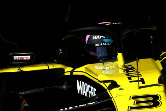 Daniel Ricciardo (AUS), Renault F1 Team 
13.10.2019. Formula 1 World Championship, Rd 17, Japanese Grand Prix, Suzuka, Japan, Race Day. Sunday qualifying 
- www.xpbimages.com, EMail: requests@xpbimages.com - copy of publication required for printed pictures. Every used picture is fee-liable. © Copyright: Charniaux / XPB Images