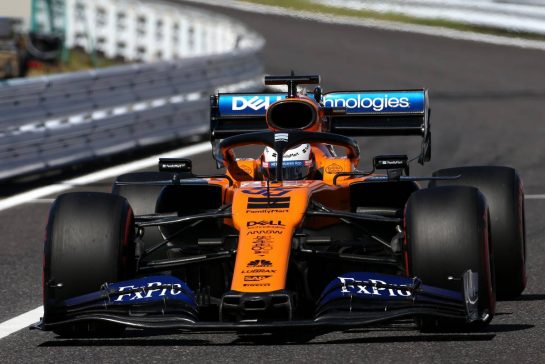 Carlos Sainz Jr (ESP), McLaren F1 Team 
13.10.2019. Formula 1 World Championship, Rd 17, Japanese Grand Prix, Suzuka, Japan, Race Day. Sunday qualifying 
- www.xpbimages.com, EMail: requests@xpbimages.com - copy of publication required for printed pictures. Every used picture is fee-liable. © Copyright: Charniaux / XPB Images