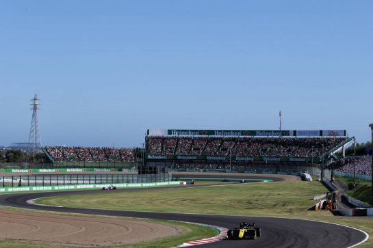 Daniel Ricciardo (AUS) Renault F1 Team RS19.
13.10.2019. Formula 1 World Championship, Rd 17, Japanese Grand Prix, Suzuka, Japan, Sunday.
- www.xpbimages.com, EMail: requests@xpbimages.com - copy of publication required for printed pictures. Every used picture is fee-liable. © Copyright: Bearne / XPB Images