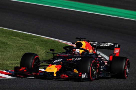 Max Verstappen (NLD) Red Bull Racing RB15.
13.10.2019. Formula 1 World Championship, Rd 17, Japanese Grand Prix, Suzuka, Japan, Sunday.
- www.xpbimages.com, EMail: requests@xpbimages.com - copy of publication required for printed pictures. Every used picture is fee-liable. © Copyright: Batchelor / XPB Images