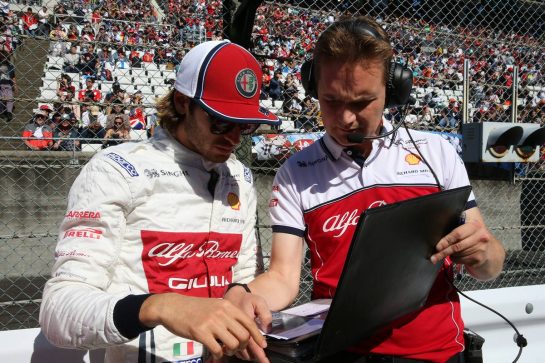 Antonio Giovinazzi (ITA) Alfa Romeo Racing.
13.10.2019. Formula 1 World Championship, Rd 17, Japanese Grand Prix, Suzuka, Japan, Race Day.
- www.xpbimages.com, EMail: requests@xpbimages.com - copy of publication required for printed pictures. Every used picture is fee-liable. © Copyright: Batchelor / XPB Images