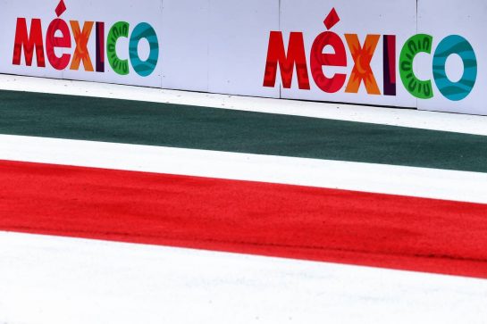 Circuit atmosphere - Mexico branding.
24.10.2019. Formula 1 World Championship, Rd 18, Mexican Grand Prix, Mexico City, Mexico, Preparation Day.
- www.xpbimages.com, EMail: requests@xpbimages.com © Copyright: Moy / XPB Images