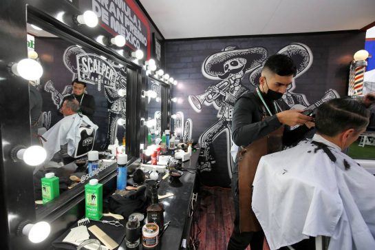 Paddock atmosphere - barbershop.
24.10.2019. Formula 1 World Championship, Rd 18, Mexican Grand Prix, Mexico City, Mexico, Preparation Day.
- www.xpbimages.com, EMail: requests@xpbimages.com © Copyright: Moy / XPB Images