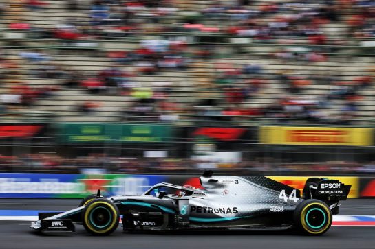 Lewis Hamilton (GBR) Mercedes AMG F1 W10.
25.10.2019. Formula 1 World Championship, Rd 18, Mexican Grand Prix, Mexico City, Mexico, Practice Day.
- www.xpbimages.com, EMail: requests@xpbimages.com © Copyright: Moy / XPB Images