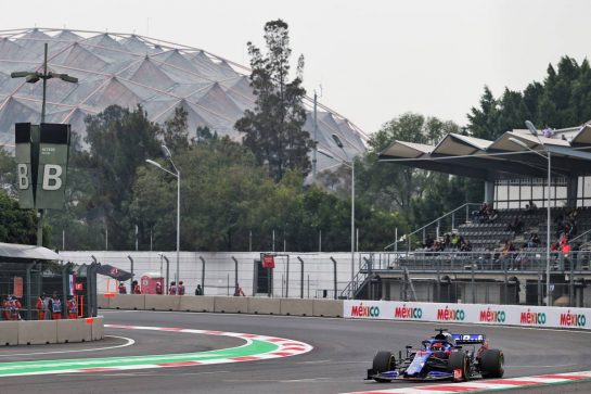 Daniil Kvyat (RUS) Scuderia Toro Rosso STR14.
25.10.2019. Formula 1 World Championship, Rd 18, Mexican Grand Prix, Mexico City, Mexico, Practice Day.
- www.xpbimages.com, EMail: requests@xpbimages.com © Copyright: Moy / XPB Images