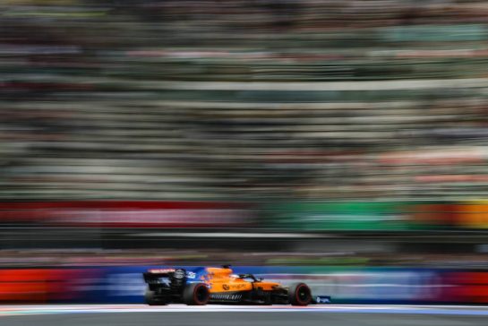 Carlos Sainz Jr (ESP), McLaren F1 Team 26.10.2019. Formula 1 World Championship, Rd 18, Mexican Grand Prix, Mexico City, Mexico, Qualifying Day.- www.xpbimages.com, EMail: requests@xpbimages.com © Copyright: Charniaux / XPB Images